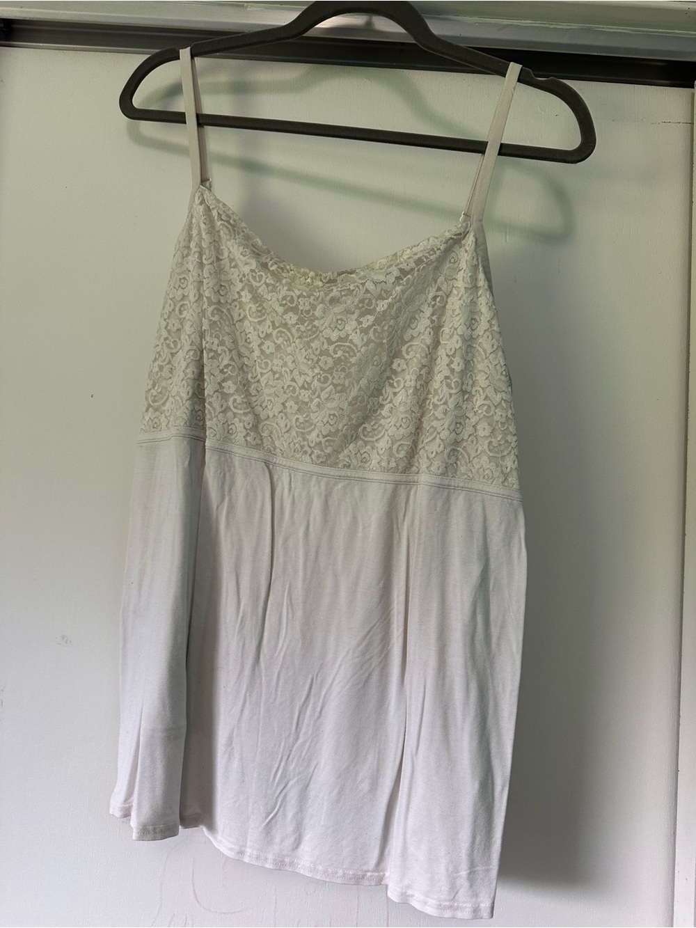 Lace-Trim Women’s Camisole - Cream/gray